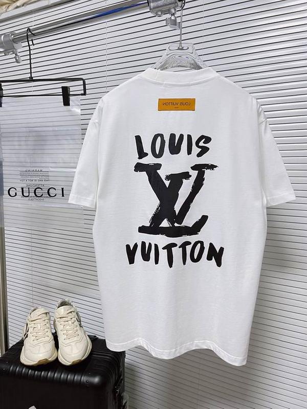 Louis Vuitton Men's T-shirts 247